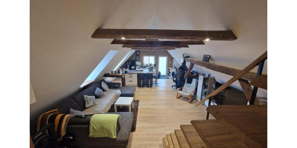Geräumige 1-Raum-Dachgeschosswohnung im sanierten Fachwerkhaus zimmer