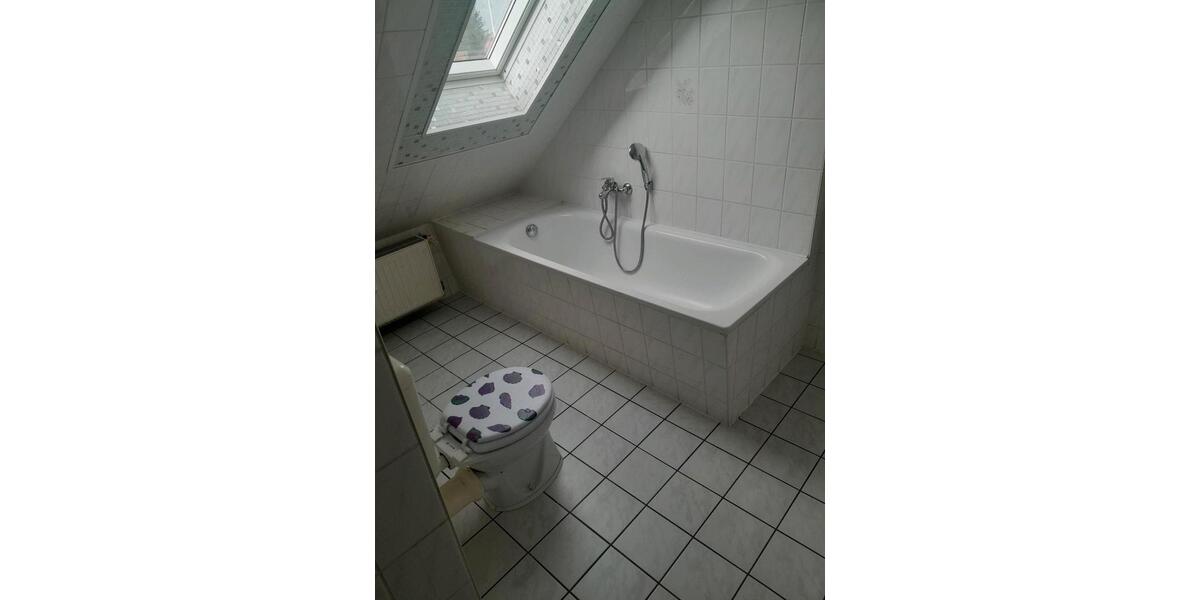 Dachgeschoßwohnung Hartha - 3 Zimmer, 350&euro; | Angebot:22883184