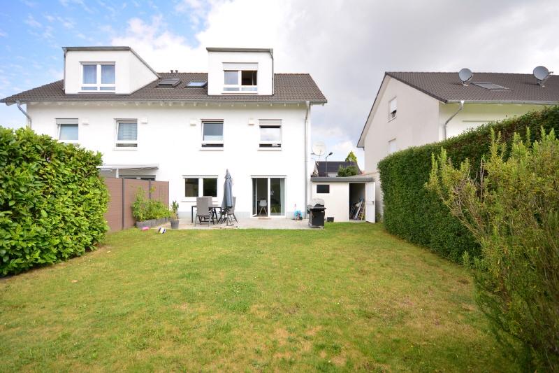 Hürth-Fischenich: Geräumiges Einfamilienhaus mit sonnigem Garten