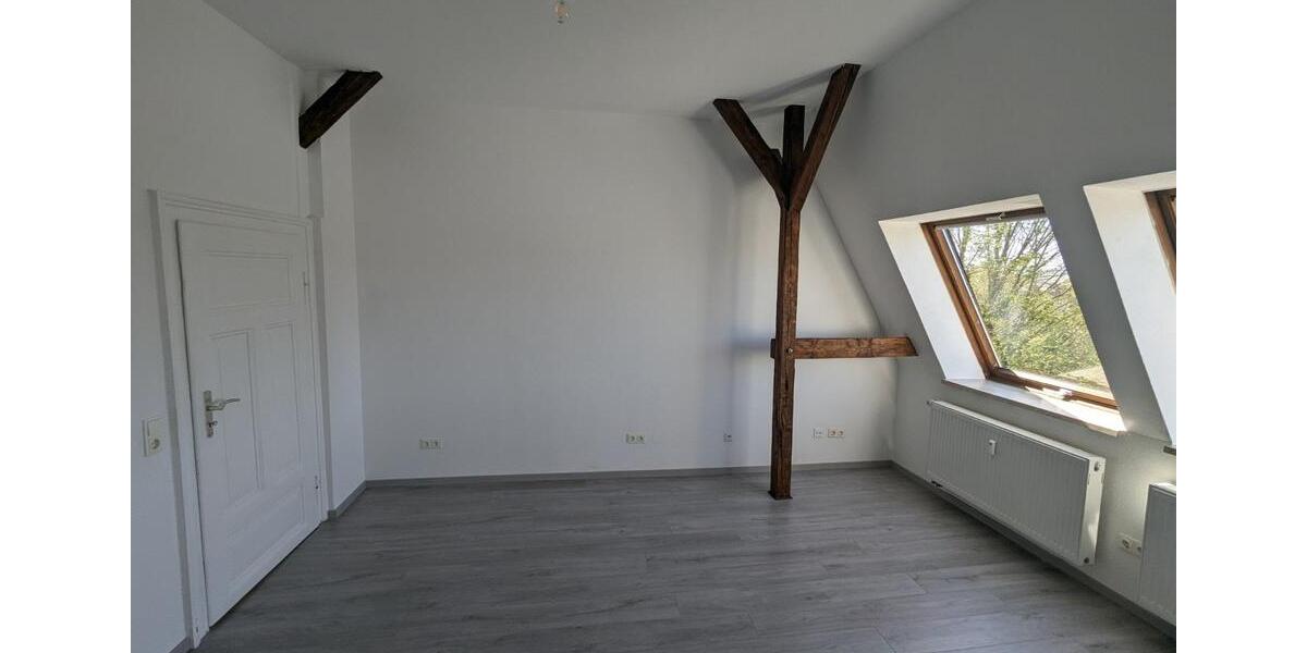 Dachgeschoßwohnung Hameln - 3.5 Zimmer, 116 m&sup2;, 930&euro; | Angebot:25354411