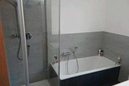 Schöne Maisonette-Wohnung, DG, Tiefgarage 4 zimmer