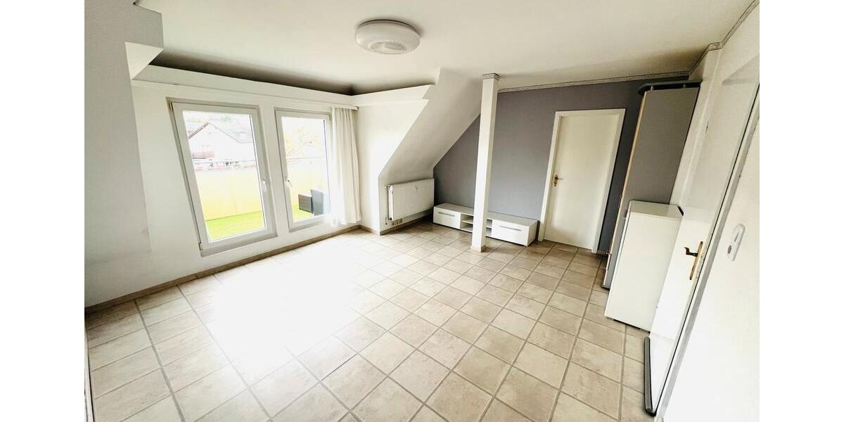 Dachgeschoßwohnung Menden (Sauerland) - 4 Zimmer, 80 m&sup2;, 840&euro; | Angebot:24749917