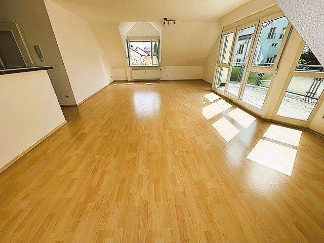 Etagenwohnung Neckarsulm Obereisesheim - 3 Zimmer, 101 m&sup2;, 1.100&euro; | Angebot:26657101
