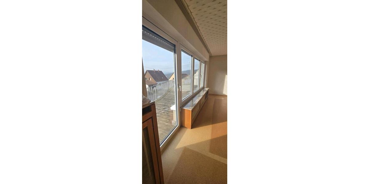 Etagenwohnung Neunkirchen Heinitz - 5 Zimmer, 110 m&sup2;, 850&euro; | Angebot:24739489