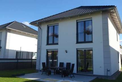 Haus zum Mieten in Ahrensfelde 2.400 € 134 m² 4 zimmer