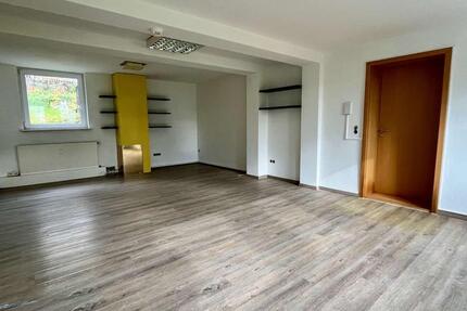 Große 1,5 Zimmer Erdgeschosswohnung in Bahnhofsnähe in Rödental! 1 zimmer