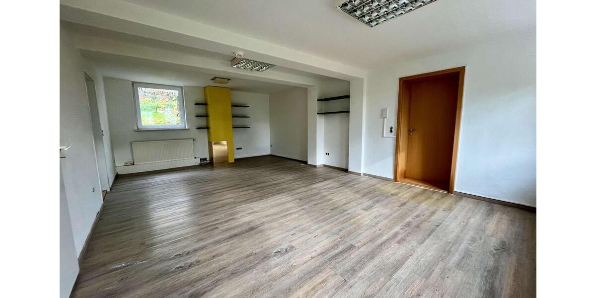 Große 1,5 Zimmer Erdgeschosswohnung in Bahnhofsnähe in Rödental! 1 zimmer