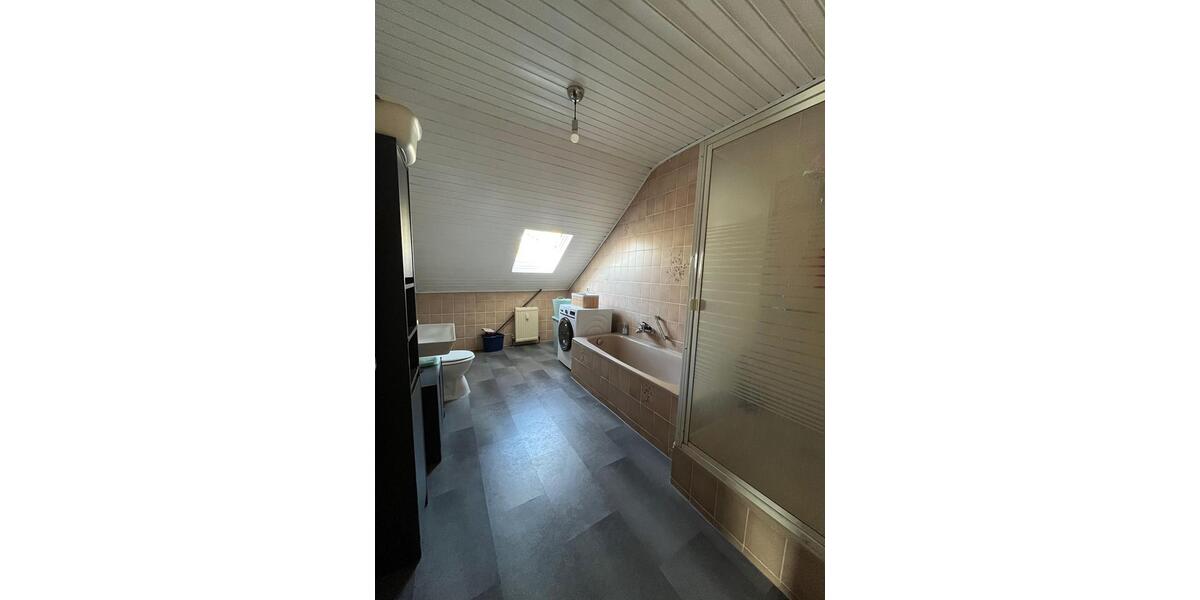 Dachgeschoßwohnung Reiskirchen - 3 Zimmer, 900&euro; | Angebot:26034182