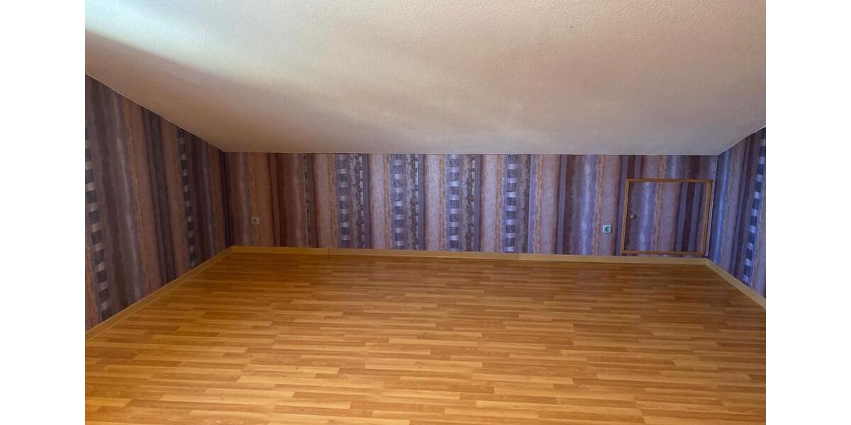 Dachgeschoßwohnung Hünfelden - 2 Zimmer, 100 m&sup2;, 800&euro; | Angebot:25640896