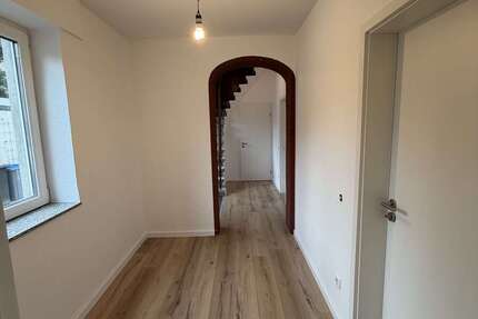 Haus Köln Lindenthal - 6 Zimmer, 155 m&sup2;, 2.800&euro; | Angebot:26147351