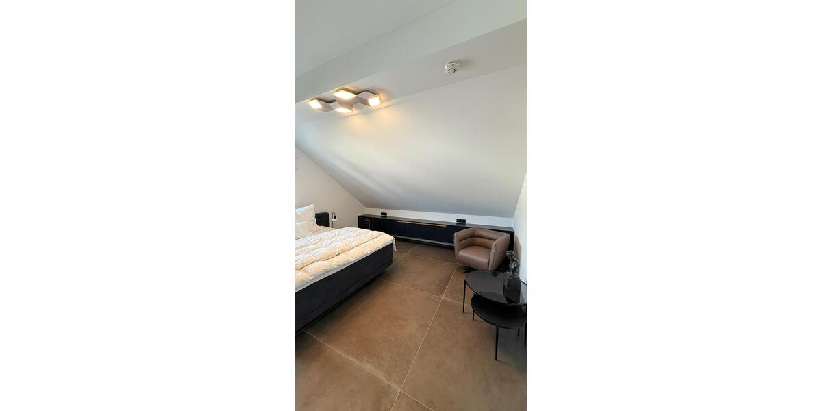 Dachgeschoßwohnung Abstatt - 3.5 Zimmer, 122 m&sup2;, 1.825&euro; | Angebot:26368798