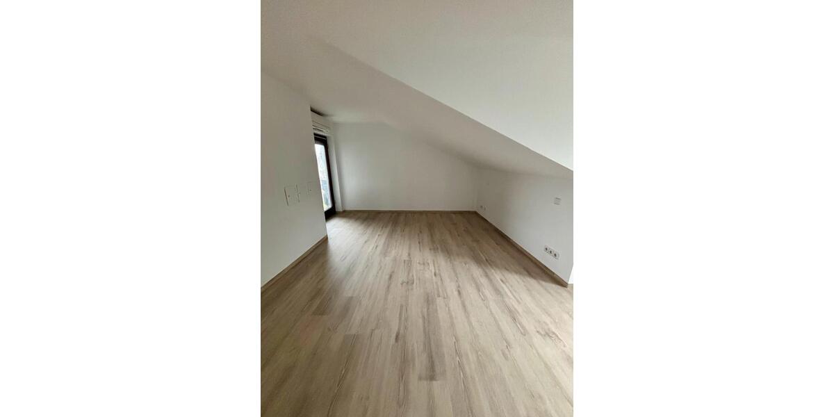 Dachgeschoßwohnung Allersberg Eismannsdorf - 3 Zimmer, 114 m&sup2;, 1.300&euro; | Angebot:24728300