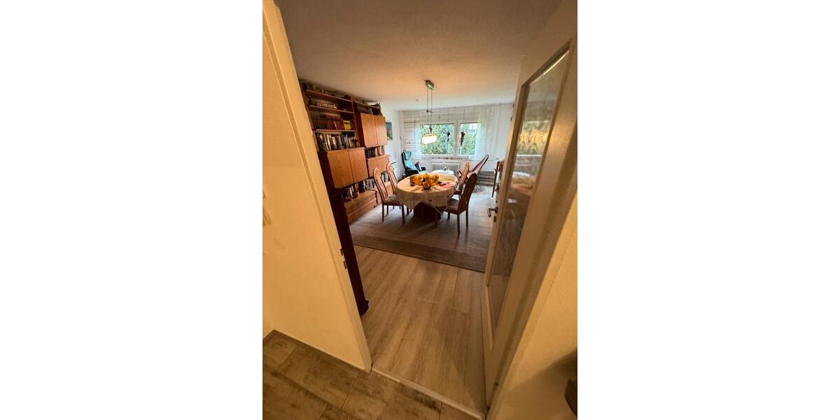 Etagenwohnung Sindelfingen Sindelfingen (Stadt) - 4 Zimmer, 90 m&sup2;, 1.350&euro; | Angebot:25307183