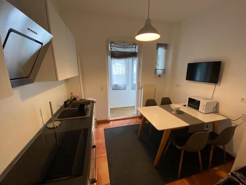 4-Zimmerwohnung mit WLAN, TV, Bad, WC, Küche mit Essplatz, Waschmaschine, Trockner, Terrasse und Stellplatz 4 zimmer