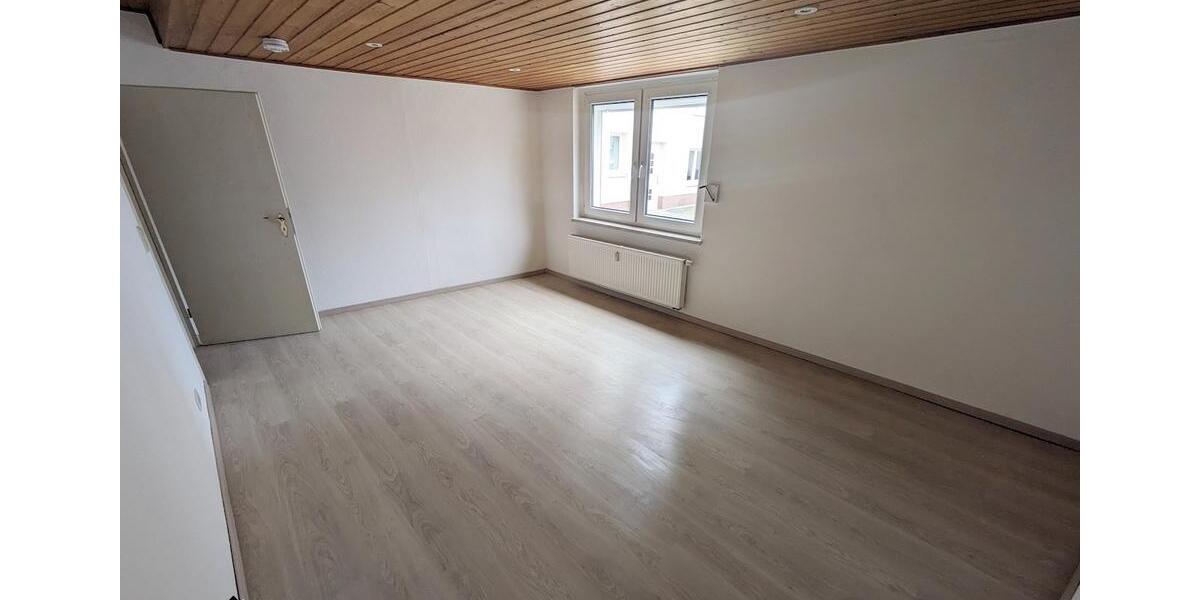 Erdgeschoßwohnung Eilenburg - 4 Zimmer, 104 m&sup2;, 572&euro; | Angebot:26008192