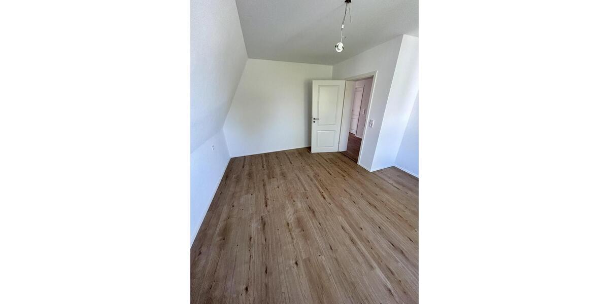 Dachgeschoßwohnung Überlingen - 2 Zimmer, 63 m&sup2;, 1.275&euro; | Angebot:26225069
