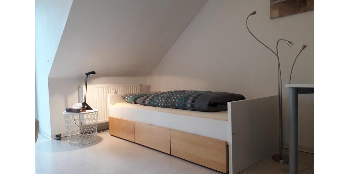 Dachgeschoßwohnung Holzkirchen - 1 Zimmer, 22 m&sup2;, 270&euro; | Angebot:24815268