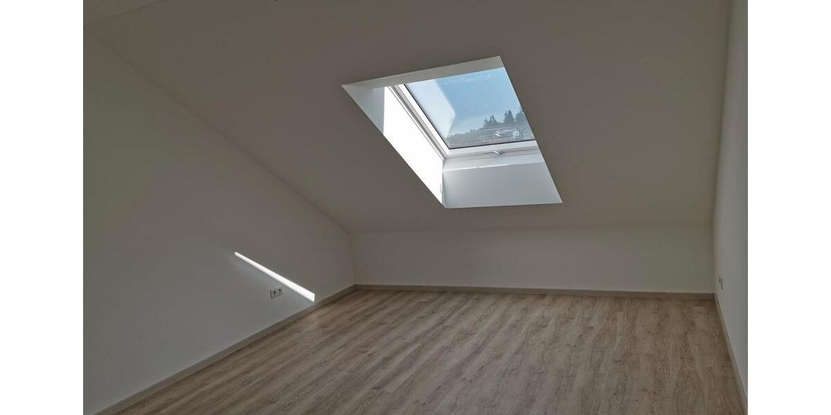 Dachgeschoßwohnung Brennberg - 3 Zimmer, 76 m&sup2;, 724&euro; | Angebot:26594087
