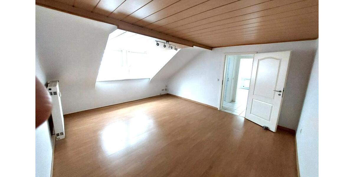 Dachgeschoßwohnung Dillingen (Saar) - 3 Zimmer, 75 m&sup2;, 560&euro; | Angebot:25253740
