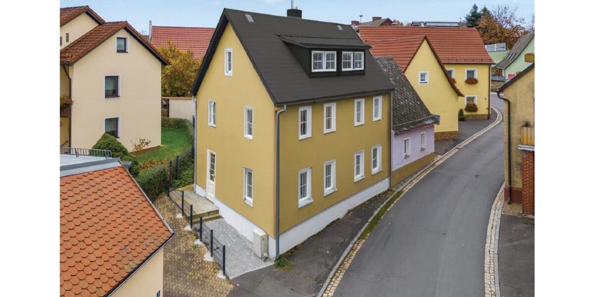 Einfamilienhaus Waldershof - 7 Zimmer, 155 m&sup2;, 1.900&euro; | Angebot:25751317