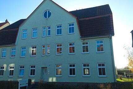 Wohnung Neustrelitz - 4 Zimmer, 94 m&sup2;, 700&euro; | Angebot:26577873