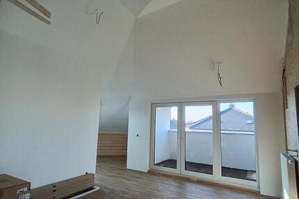 4- Zimmer Dachgeschosswohnung mit Loggia - Erstbezug 4 zimmer