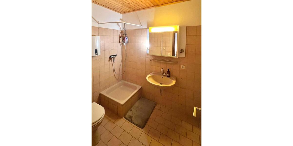 Großzügige Dreizimmerwohnung in zentraler Lage 3 zimmer