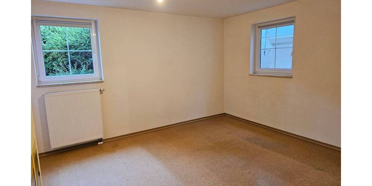 Doppelhaushälfte Burghausen - 6 Zimmer, 202 m&sup2;, 2.100&euro; | Angebot:25895860