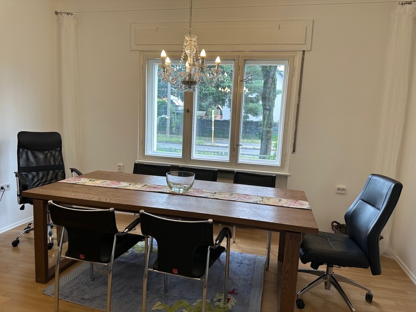 Stilvoll gehoben eingerichtete Wohnung mit großer Terrasse 2 zimmer