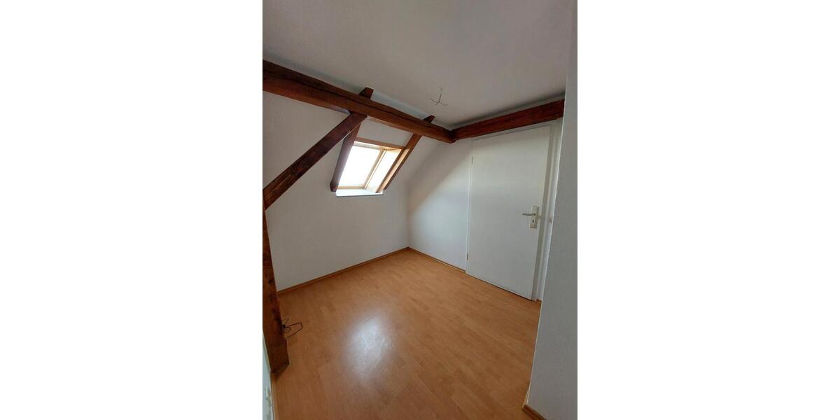 Dachgeschoßwohnung Großröhrsdorf - 3 Zimmer, 66 m&sup2;, 529&euro; | Angebot:24592773