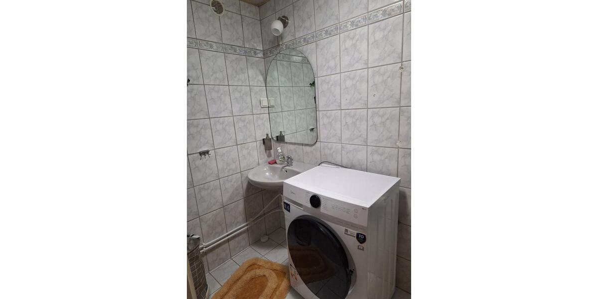 Zimmer zu vermieten, monats- oder tageweise für 16 Euro, alles in 1 zimmer