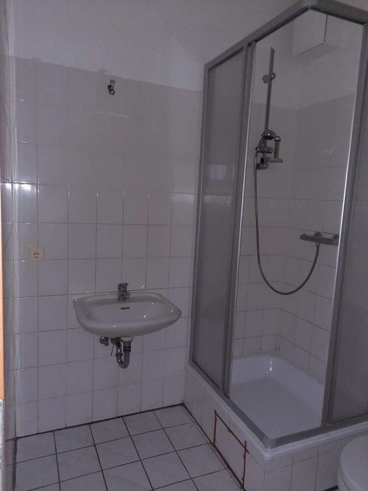 2 Zimmer-Wohnung *gerade in Renovierung* frei ab 01.08.2023