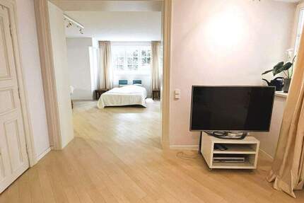 Alsternahes Wohnen im Alsterkamp! Helle möblierte Souterrainwohnung! 2 zimmer