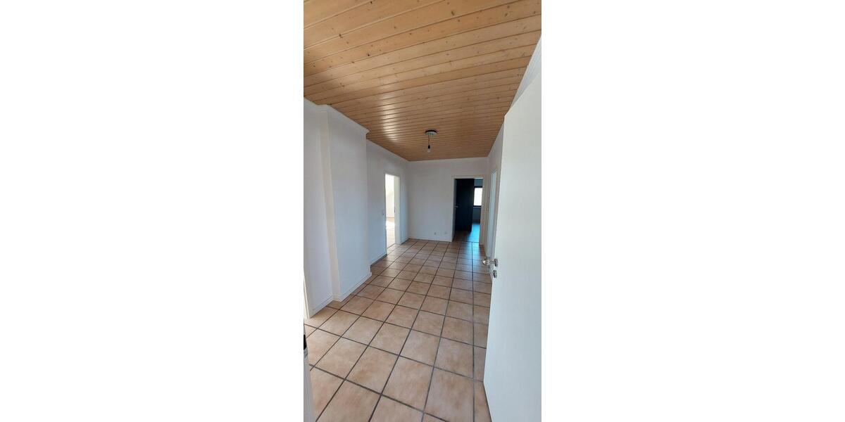 Dachgeschoßwohnung Brilon - 3 Zimmer, 90 m&sup2;, 680&euro; | Angebot:26048100