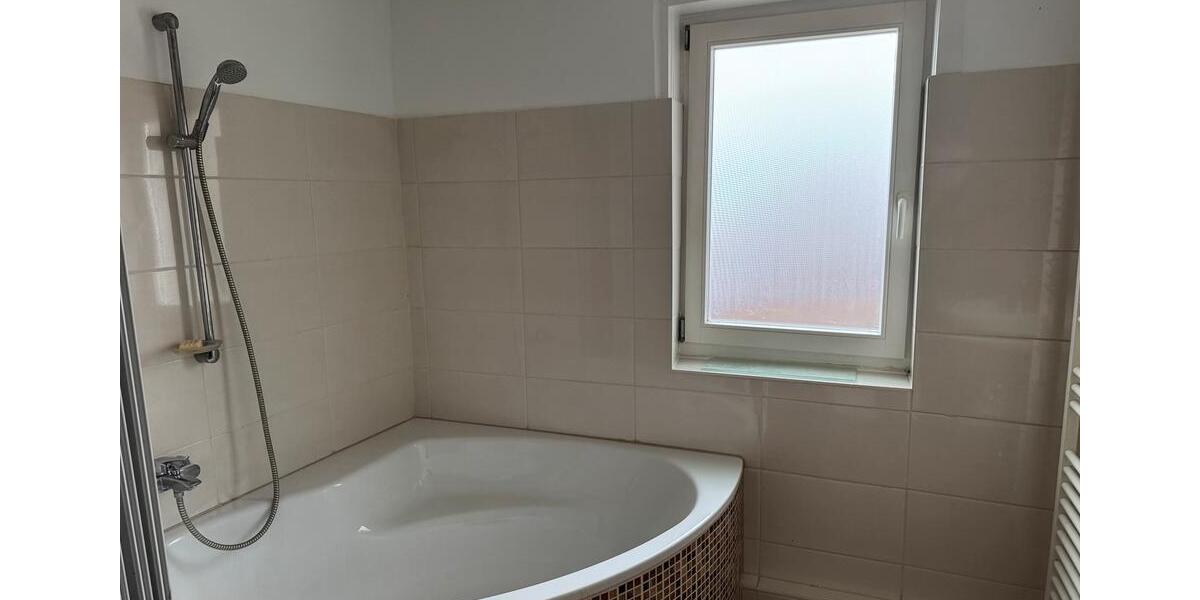 Etagenwohnung Delligsen - 4 Zimmer, 100 m&sup2;, 720&euro; | Angebot:26443669