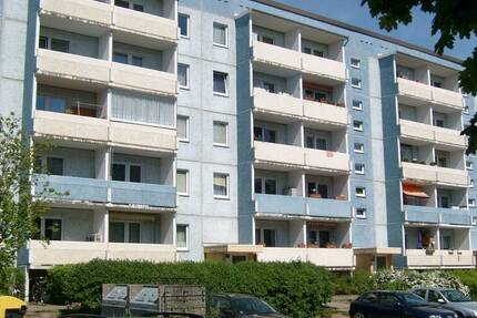 Wohnung Neubrandenburg Reitbahnviertel - 3 Zimmer, 60 m&sup2;, 275&euro; | Angebot:25277890