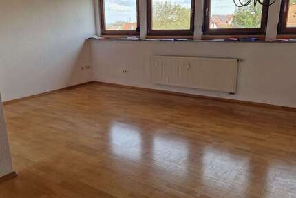 Wohnung Hülben - 3 Zimmer, 75 m&sup2;, 670&euro; | Angebot:26162361