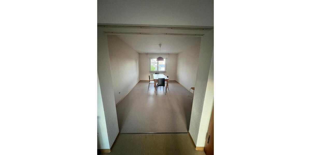 Großes, helles 23 m² Zimmer mit Balkon in 3er-WG (Neugründung) 1 zimmer