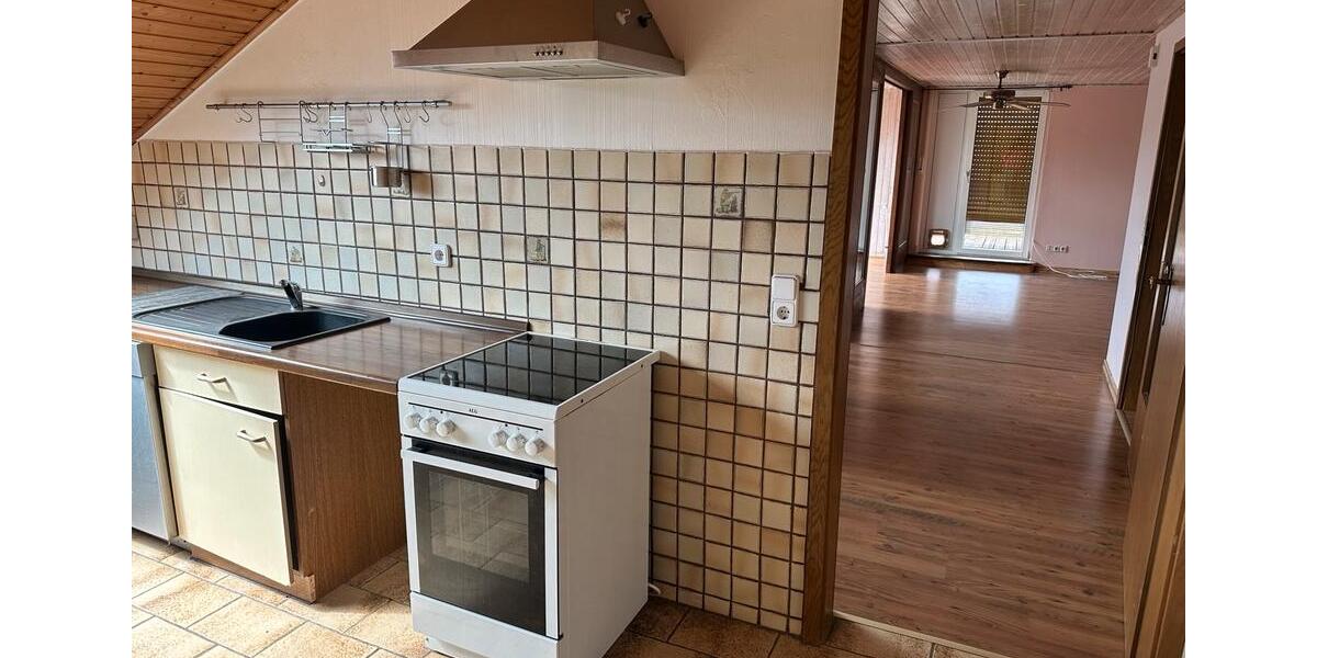 Dachgeschoßwohnung Nüsttal - 4 Zimmer, 90 m&sup2;, 900&euro; | Angebot:26455967