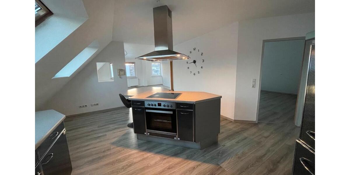 Dachgeschoßwohnung Haiger - 2 Zimmer, 100 m&sup2;, 1.250&euro; | Angebot:25233669