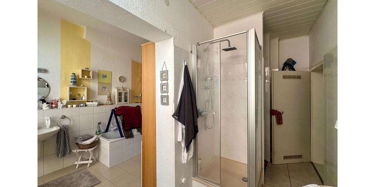 Erdgeschoßwohnung Hameln - 3 Zimmer, 110 m&sup2;, 880&euro; | Angebot:22712010