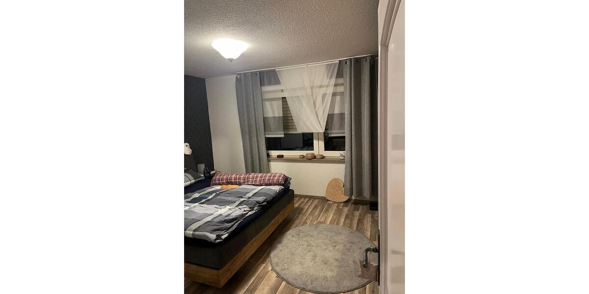 Erdgeschoßwohnung Sundern (Sauerland) - 4 Zimmer, 166 m&sup2;, 1.300&euro; | Angebot:24654472