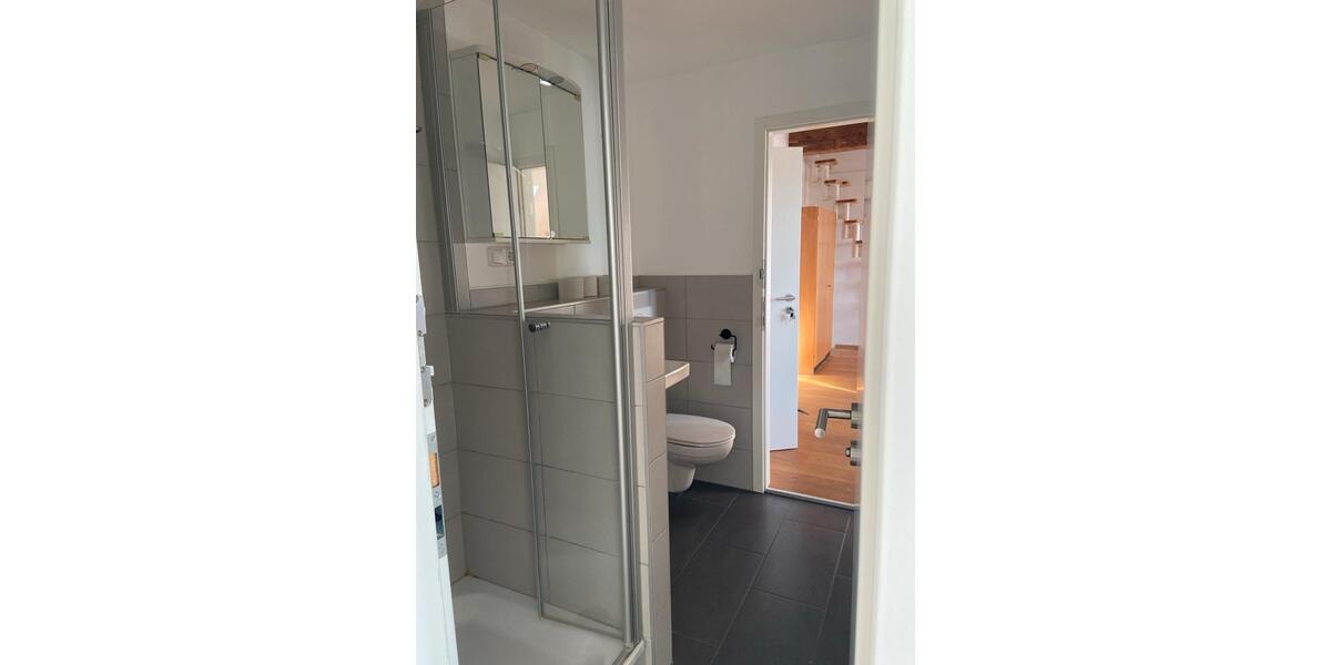 Dachgeschoßwohnung Pittenhart - 2 Zimmer, 45 m&sup2;, 600&euro; | Angebot:23848330