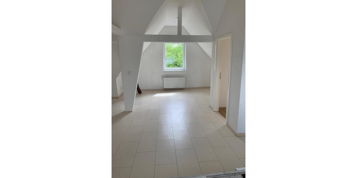 Sanierte 2-Zimmer-Wohnung mit EBK in Dinslaken zimmer