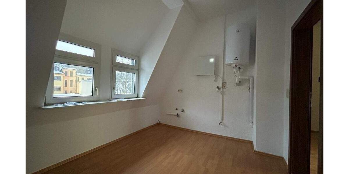 Etagenwohnung Aue - 4 Zimmer, 90 m&sup2;, 480&euro; | Angebot:25681324