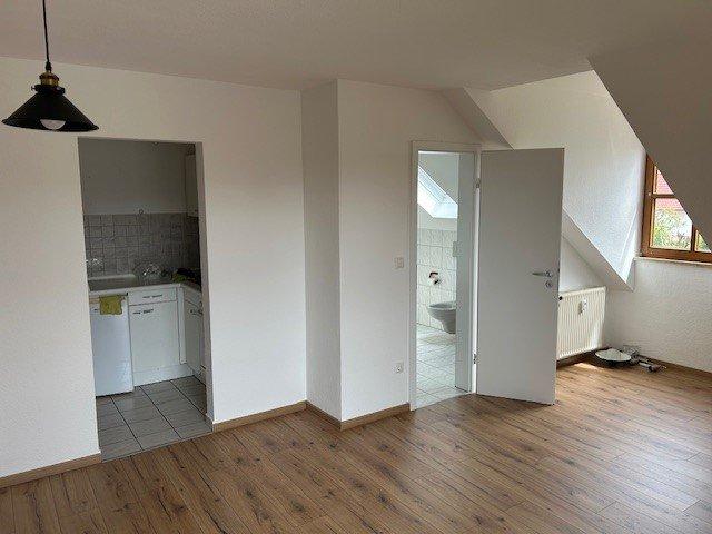 Dachgeschoßwohnung Großheirath - 1 Zimmer, 35 m&sup2;, 350&euro; | Angebot:26635438
