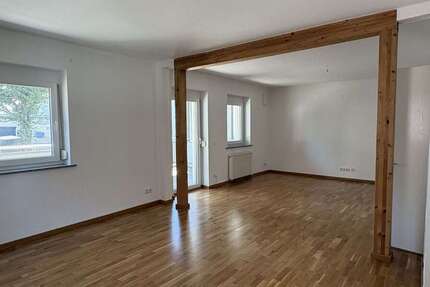 Wohnung Wäschenbeuren - 2.5 Zimmer, 100 m&sup2;, 900&euro; | Angebot:26311514