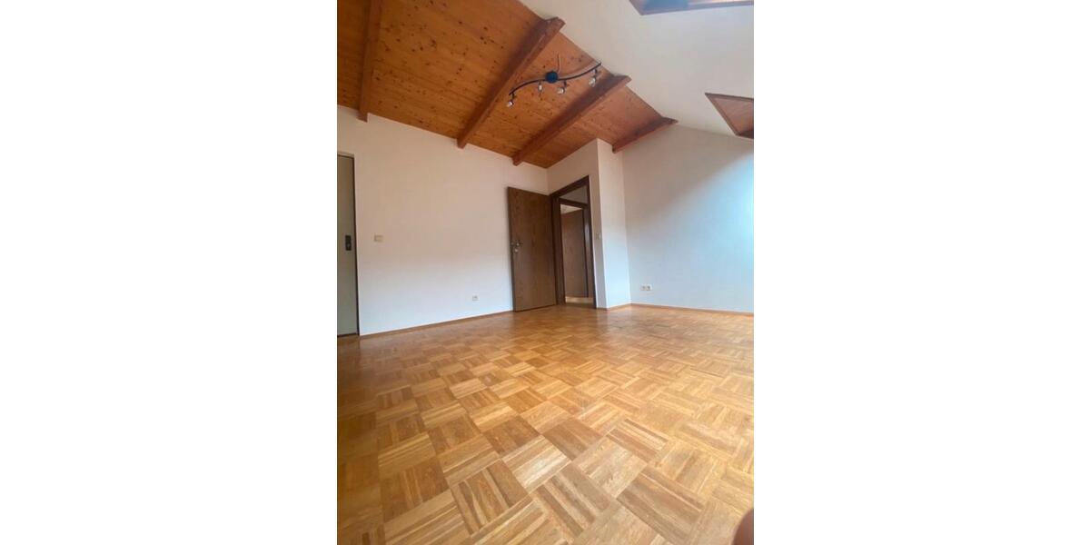 Dachgeschoßwohnung Hannover Linden-Limmer - 3 Zimmer, 70 m&sup2;, 1.050&euro; | Angebot:24850230