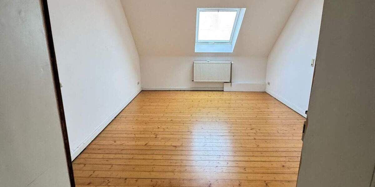 Etagenwohnung Saarbrücken St Johann - 4 Zimmer, 100 m&sup2;, 1.100&euro; | Angebot:24367917