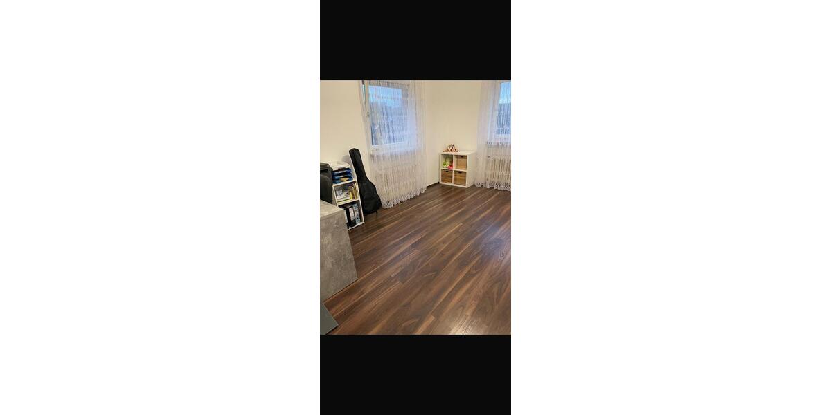 Etagenwohnung Wiesbaden Schierstein - 3 Zimmer, 75 m&sup2;, 1.200&euro; | Angebot:26620831